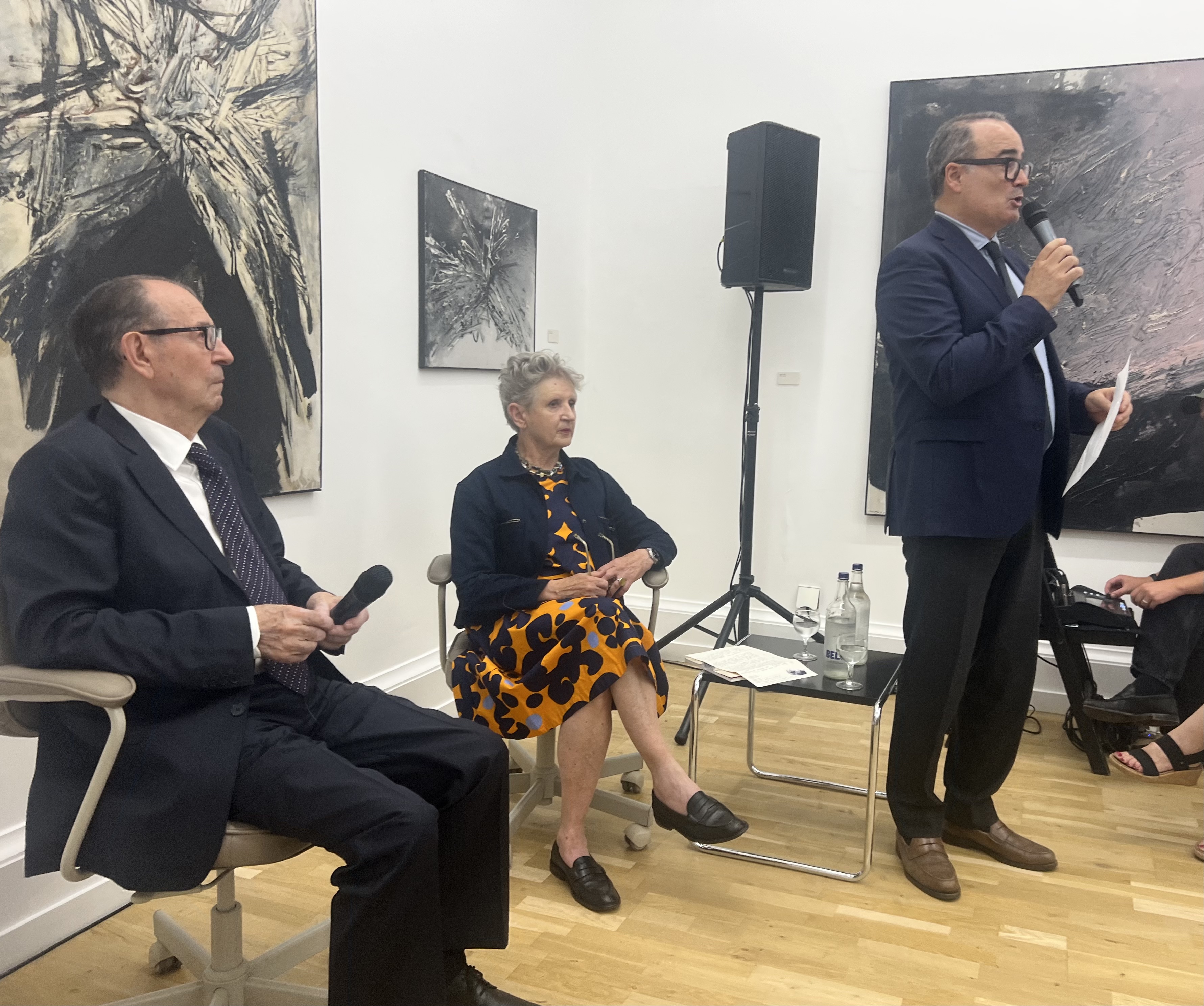 Evento y clausura exposición en Galería James Mayor, Londres